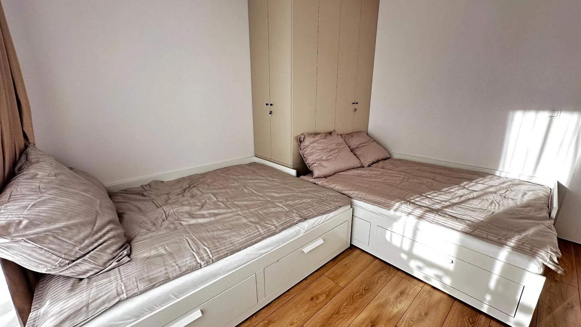 Kaskady Airport Modern Apartments - Close To The Airport And City Center Warszawa