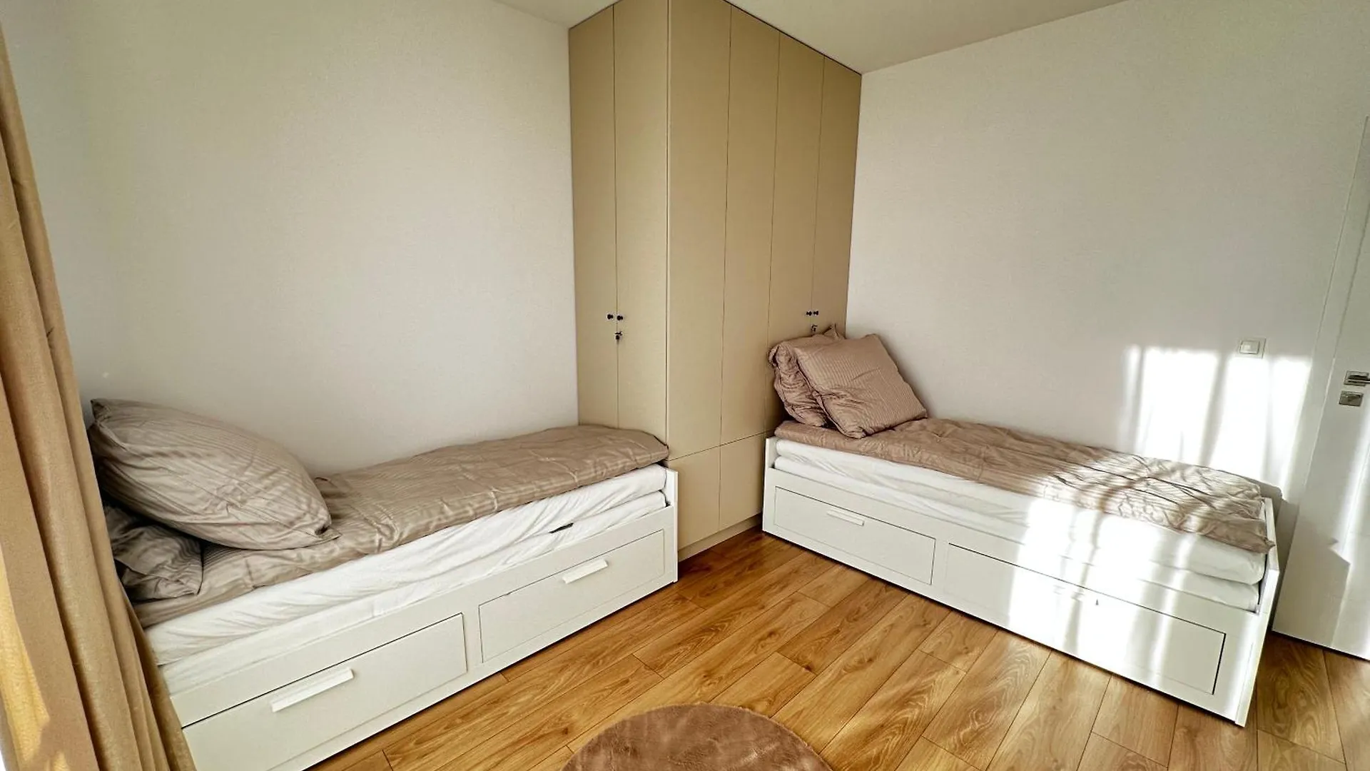 Kaskady Airport Modern Apartments - Close To The Airport And City Center Warszawa