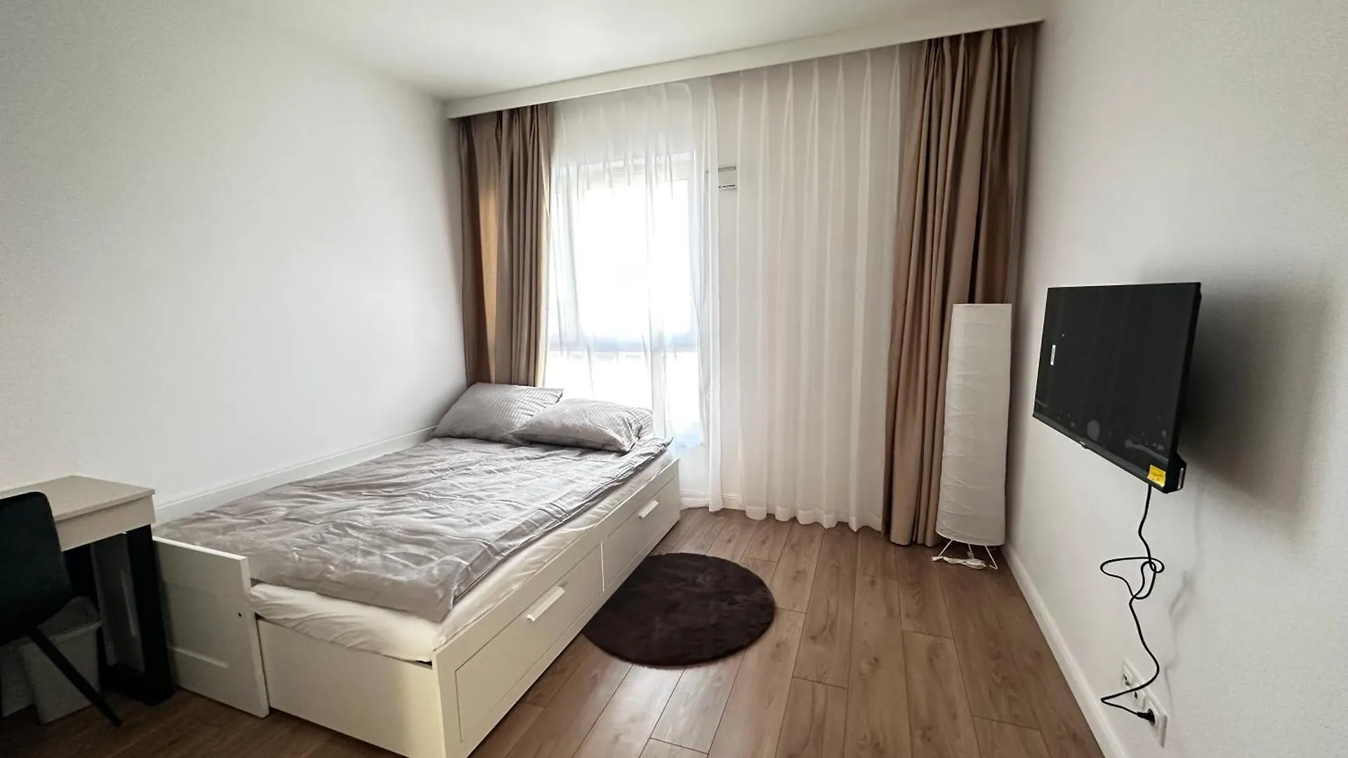 Kaskady Airport Modern Apartments - Close To The Airport And City Center Warszawa